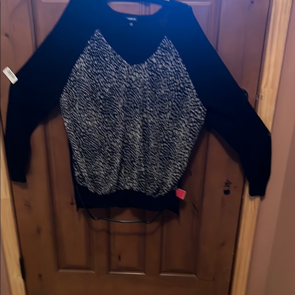 torrid Black Sweater Top with White Speckle Front